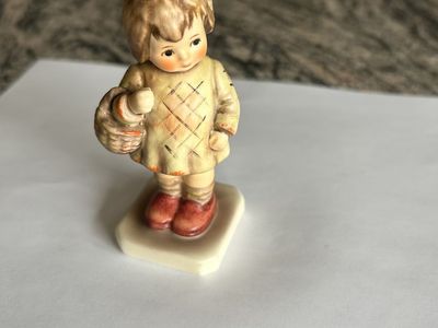Hummel Figurine #47921 “Girl with Basket” – 1987 – Made in Germany