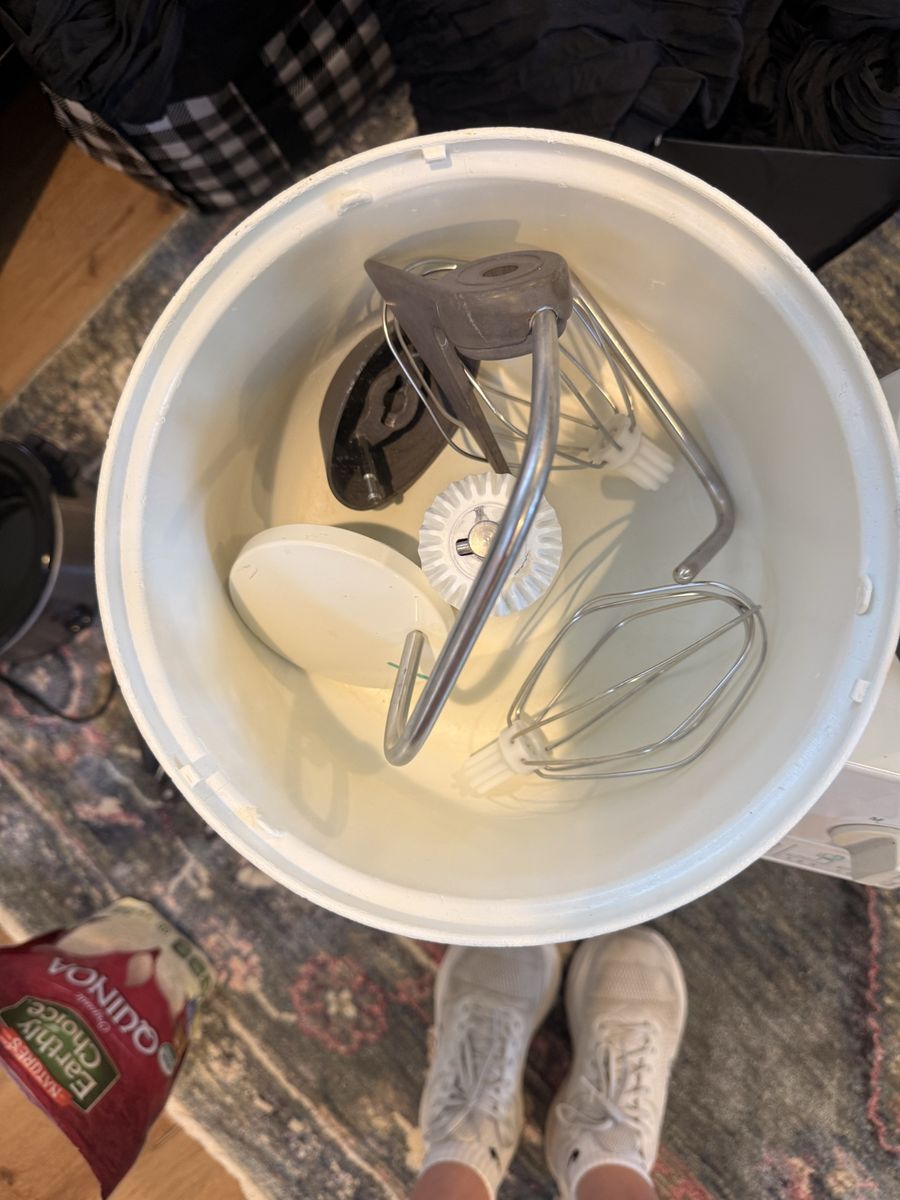 Bosch Universal Stand Mixer and Blender Combo with Attachments Used