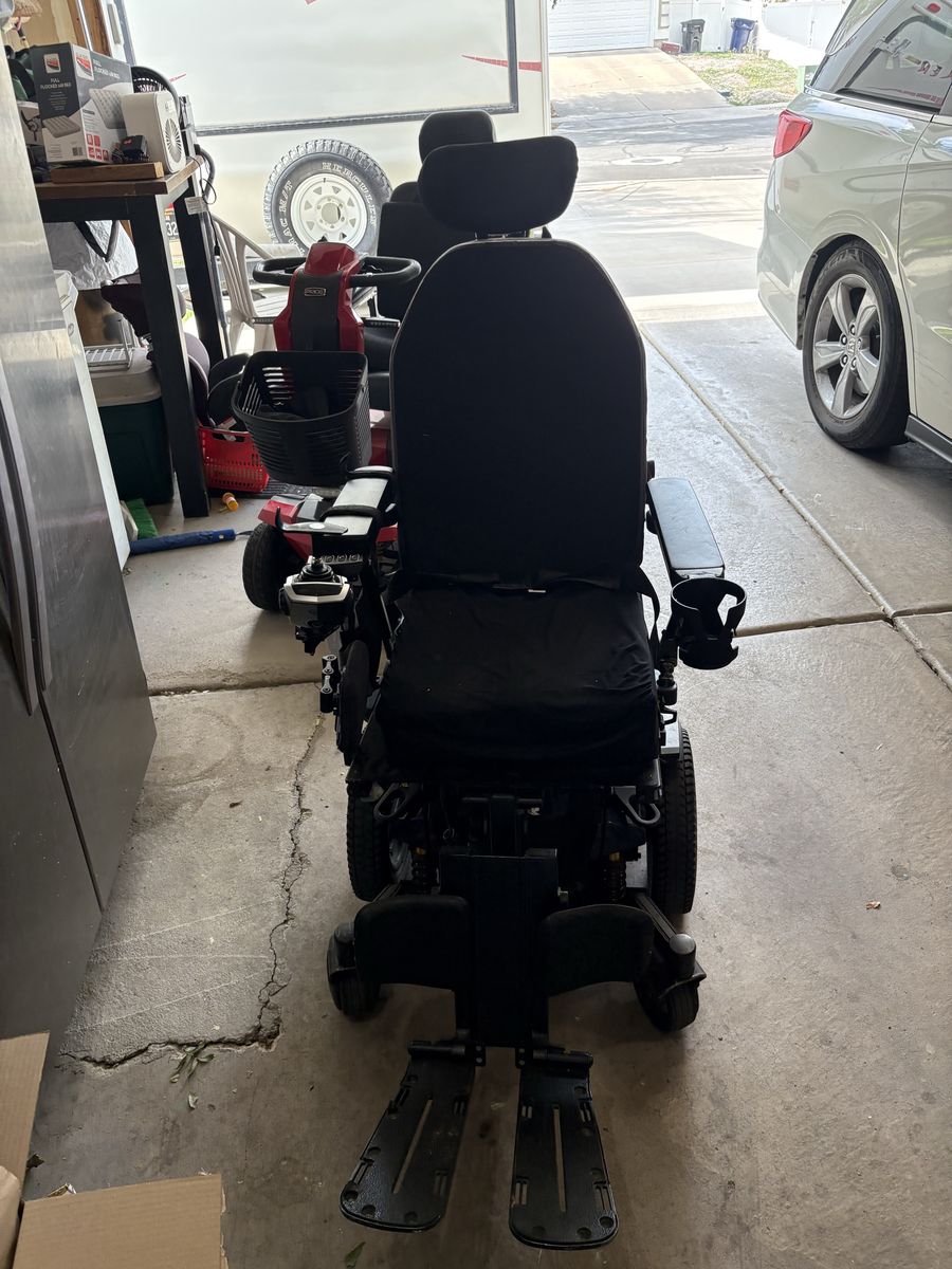 Quantum Q6 Edge 2.0 Electric Wheelchair with iLevel, Blue - Used
