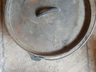 Camp Chef 12 Cast Iron Dutch Oven with Lid and Bail Handle