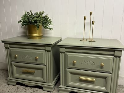 Broyhill nightstand set