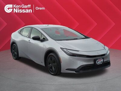 2025 Toyota Prius LE