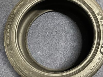245/45/19 Michelin
