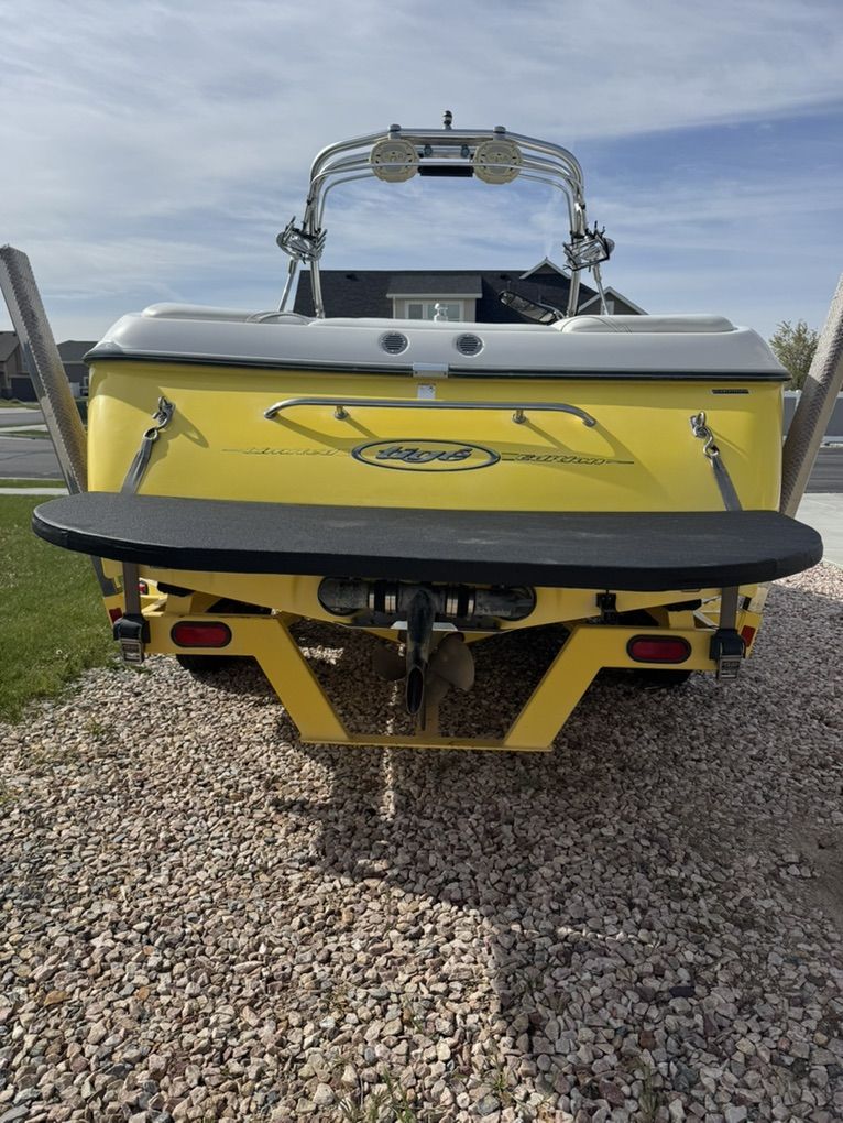 Main image 6