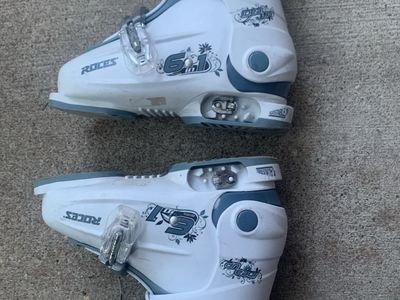 Roces Kids Ski Boots Idea Up 6 in 1 ( Mondo 19 to 22 )