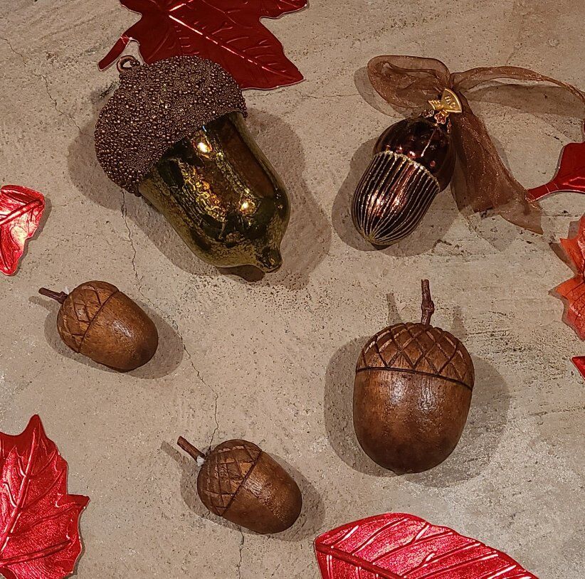 Acorns & Leaves
