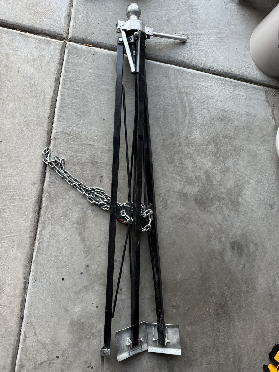 King Pin Stabalizer Tripod (5th Wheel)