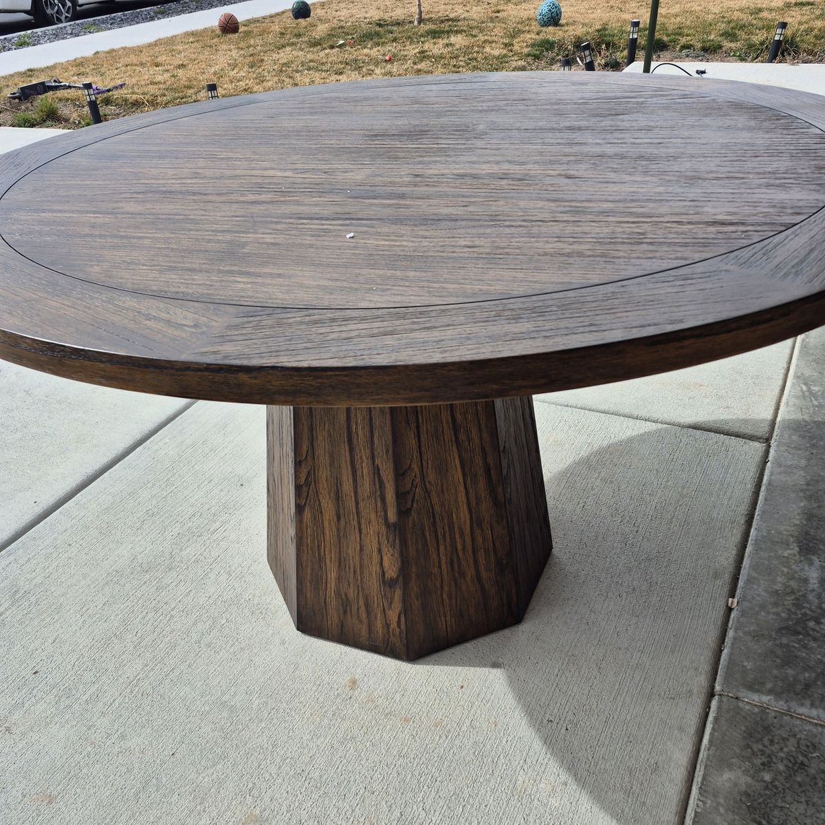 Fred Round Dining Table