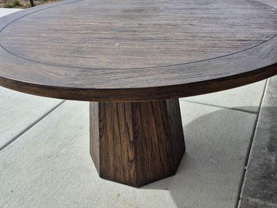 Fred Round Dining Table