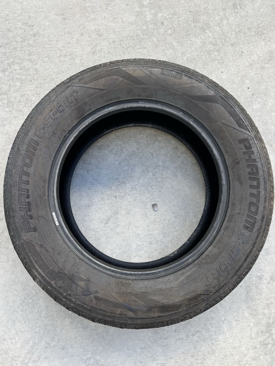 Phantom C-Sport 235/65R17 Tire - Used Good Condition