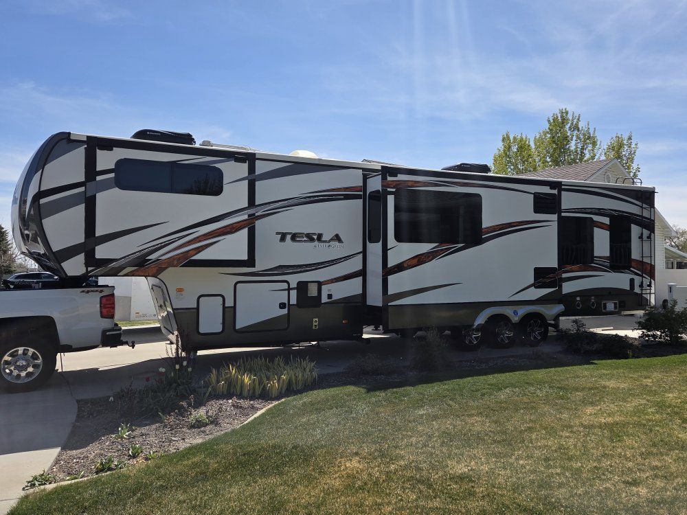 2016 tesla toy hauler