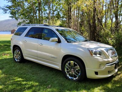 2011 GMC ACADIA Denali