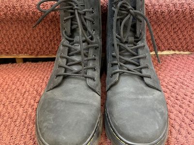 Dr. Martens Combs II Black Leather 8-Eye Lace-Up Boots US M9/W10