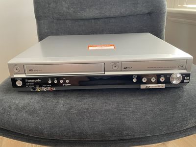 Panasonic VCR / DVD combo recorder player