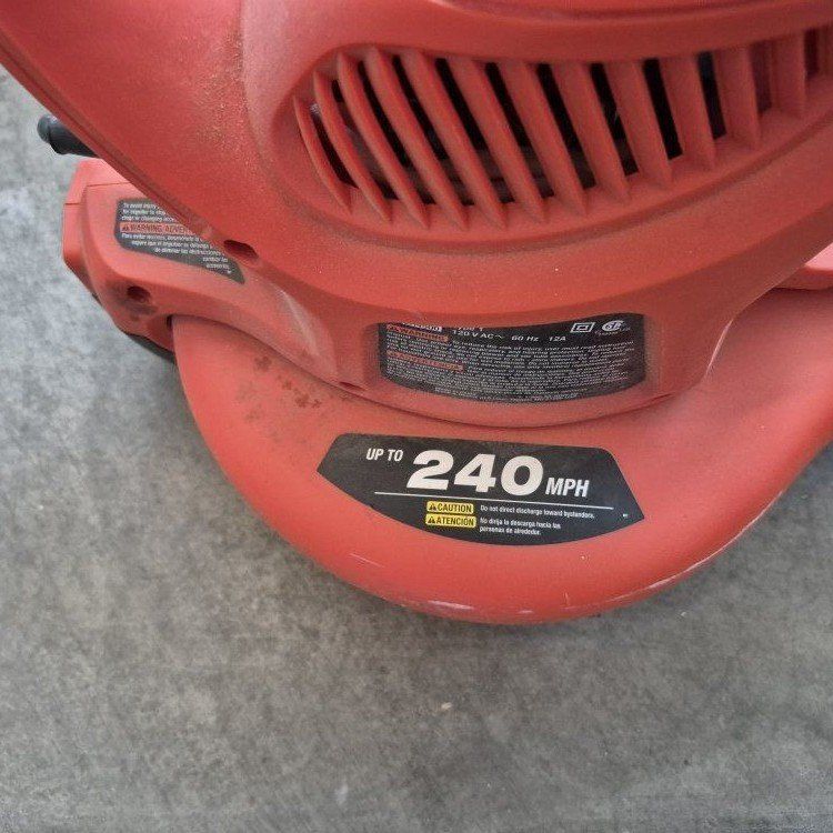 Black & Decker Leaf Hog Blower/Vac 240 MPH Electric Leaf Blower