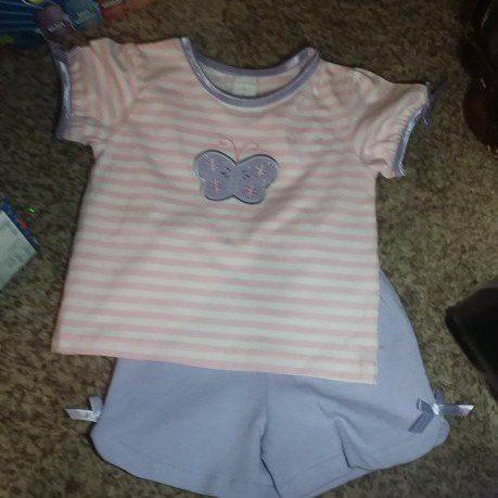 3T  SHORTS AND TOP...BUTTERFLY APPLIQUE