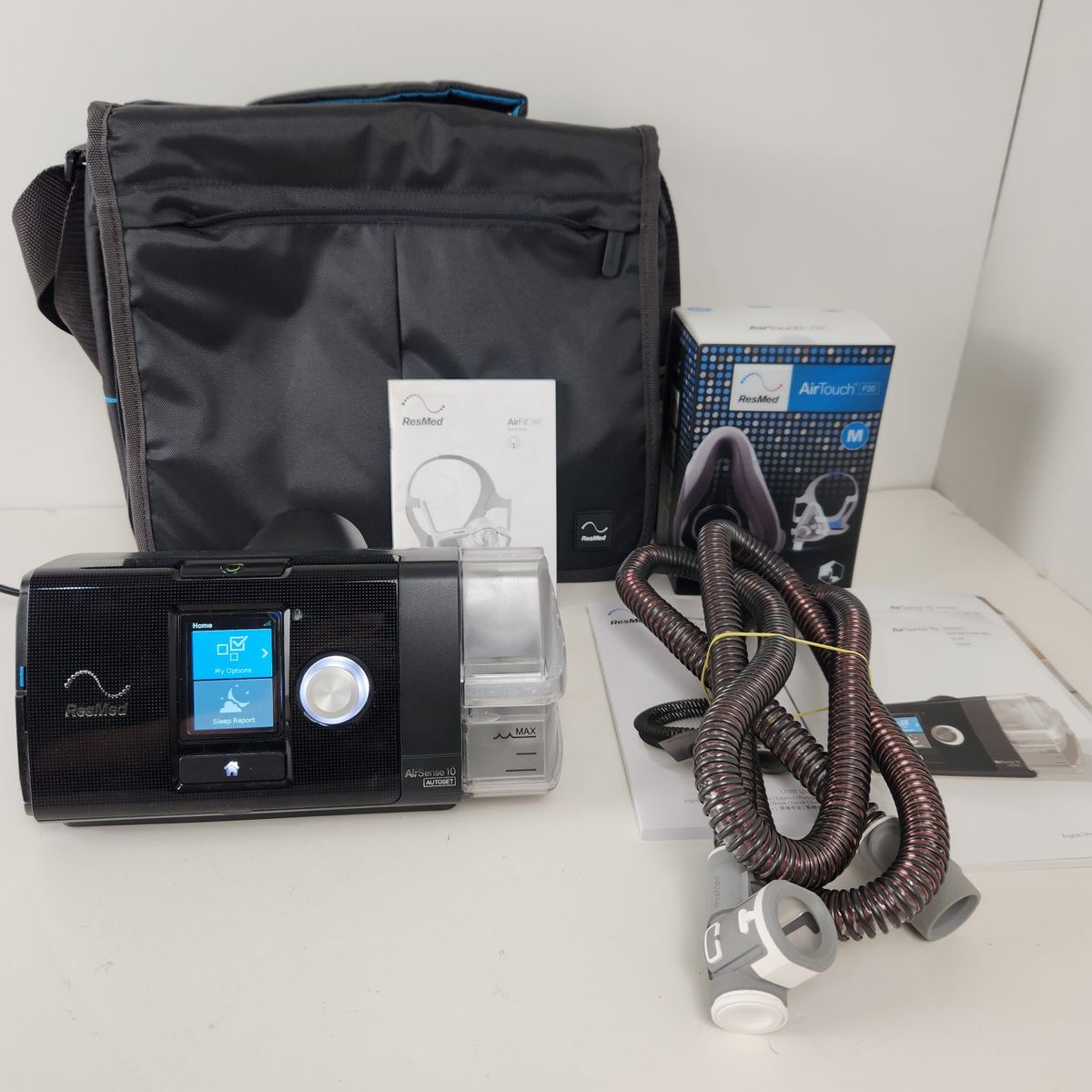 ResMed AirSense 10 AutoSet CPAP Machine with Case, Humidifier, Mask and Tubing. COMPLETE