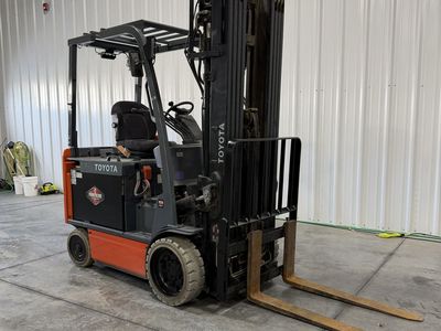 2017 Toyota 5,000 lb Electric Forklift