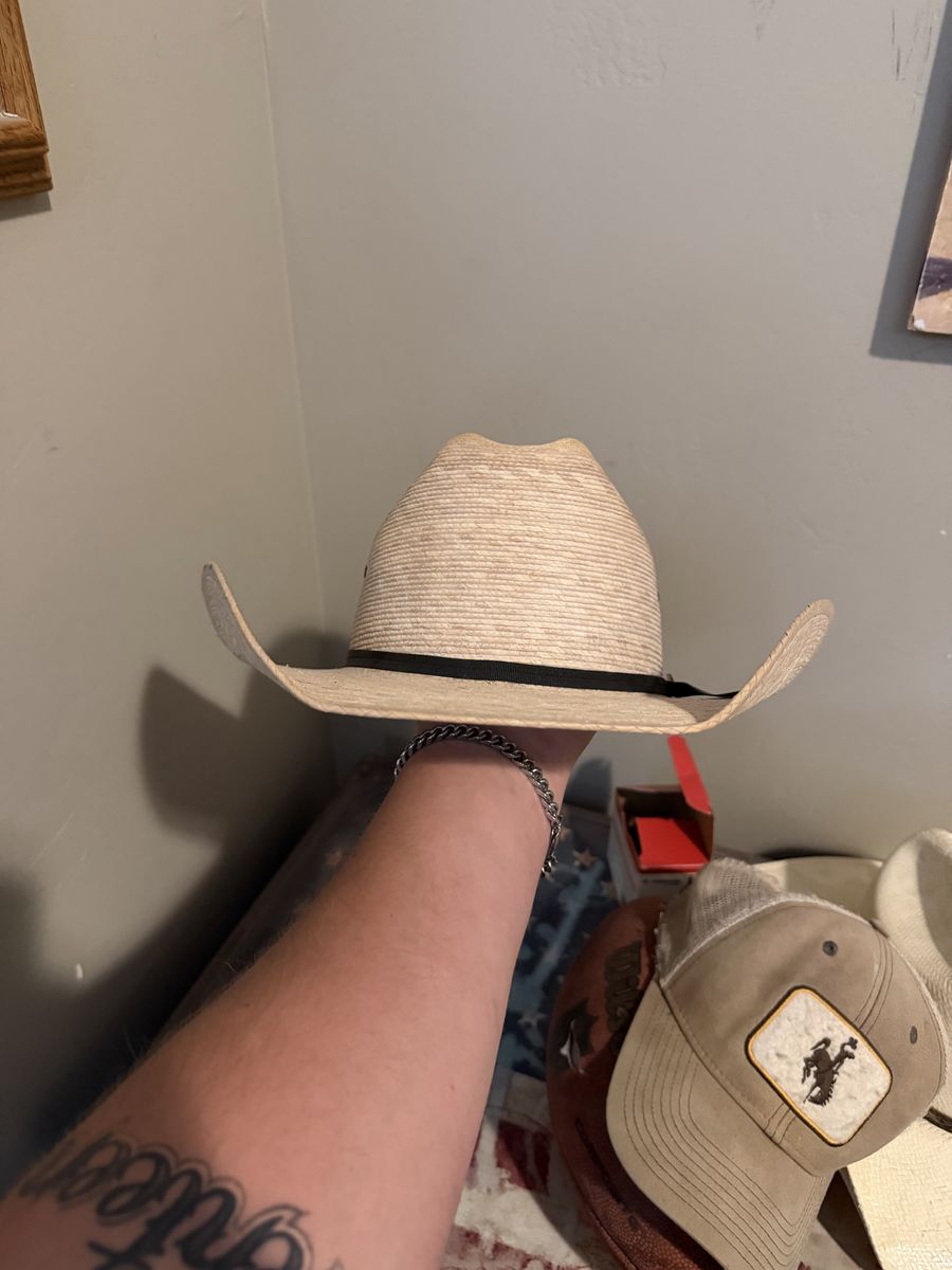 Justin Straw Cowboy Hat.