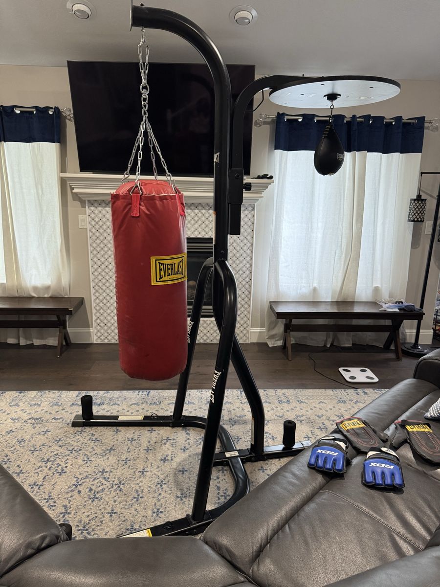Everlast Dual-Station Boxing Heavy Bag and Speed Bag Stand Set