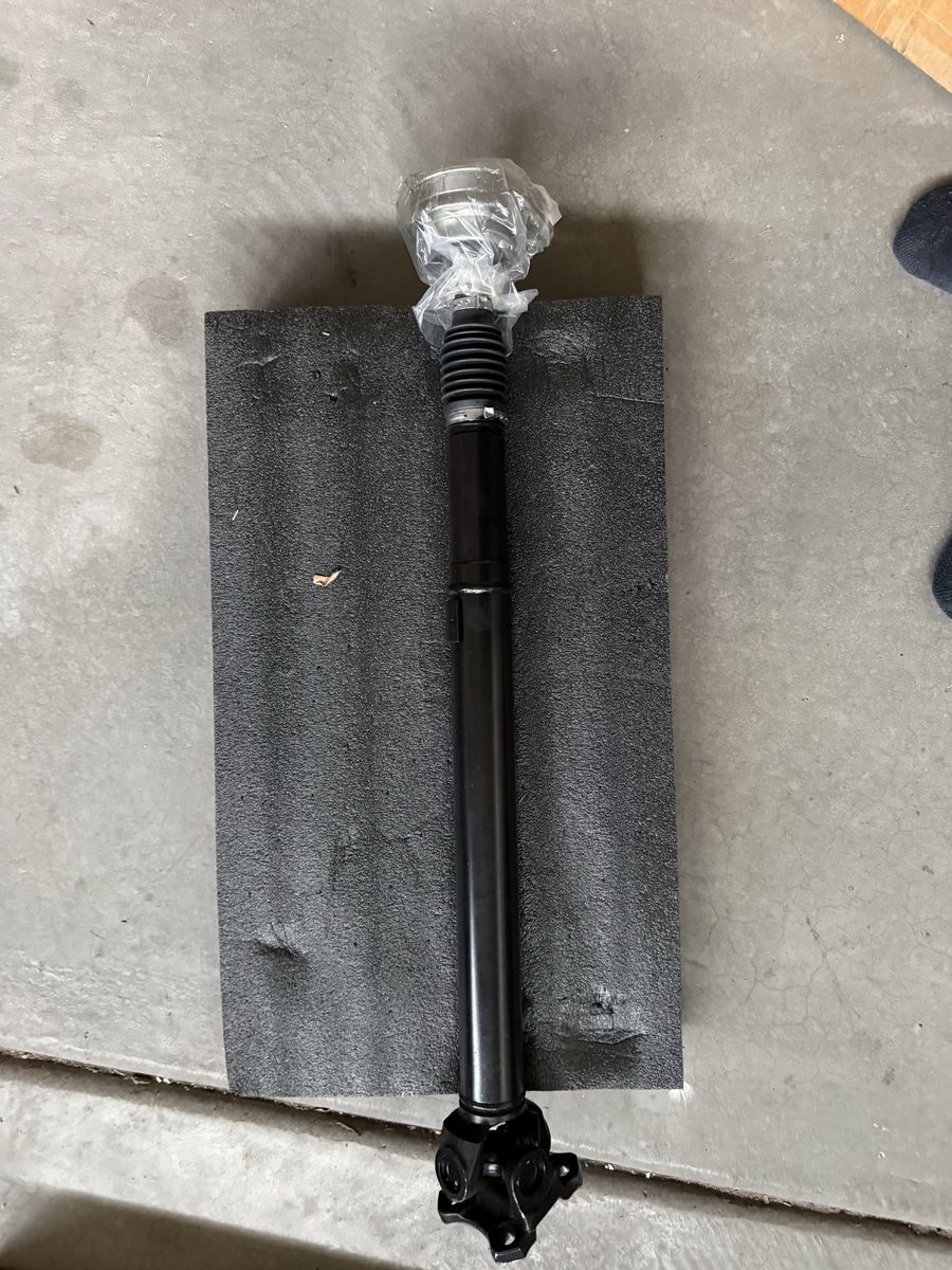 Driveshaft For 2007-2011 3.8 L Jeep Wrangler 4WD