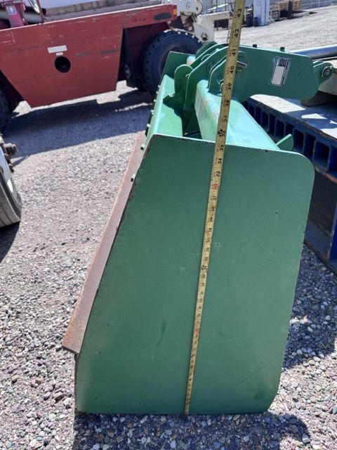 Main image 6