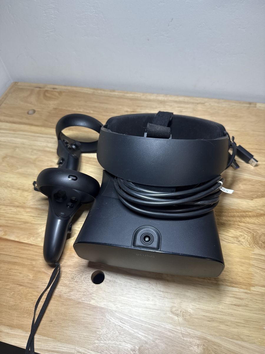 Oculus Rift S VR headset