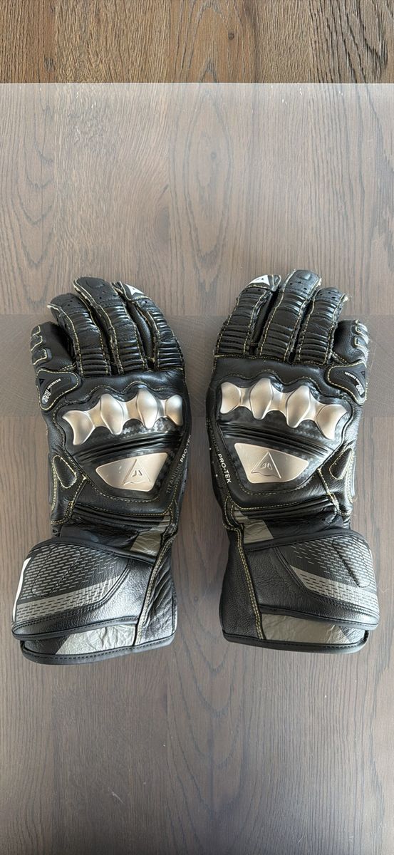 Dainese Full Metal 7 Motorcycle Gloves Medium 8.5