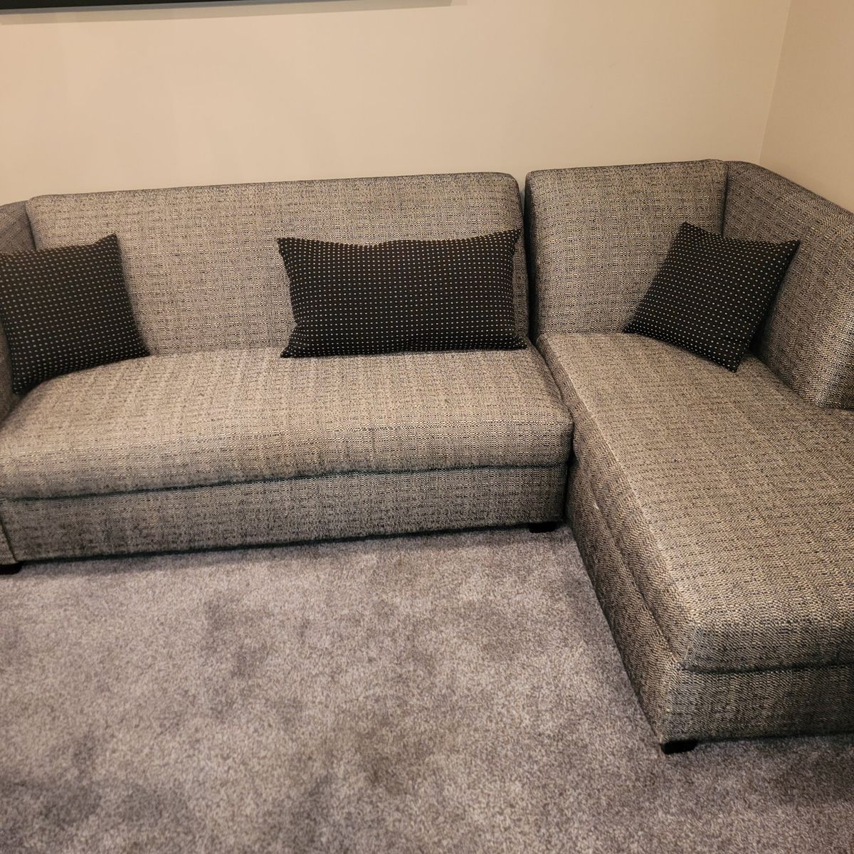 Home Wear Gray/Black Patterned Sectional Sofa with Chaise Lounge - Used, Good Condition