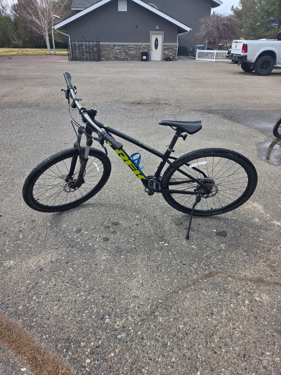 Trek Marlin 6 Mountain Bike.  17.5" frame, 29" rims.