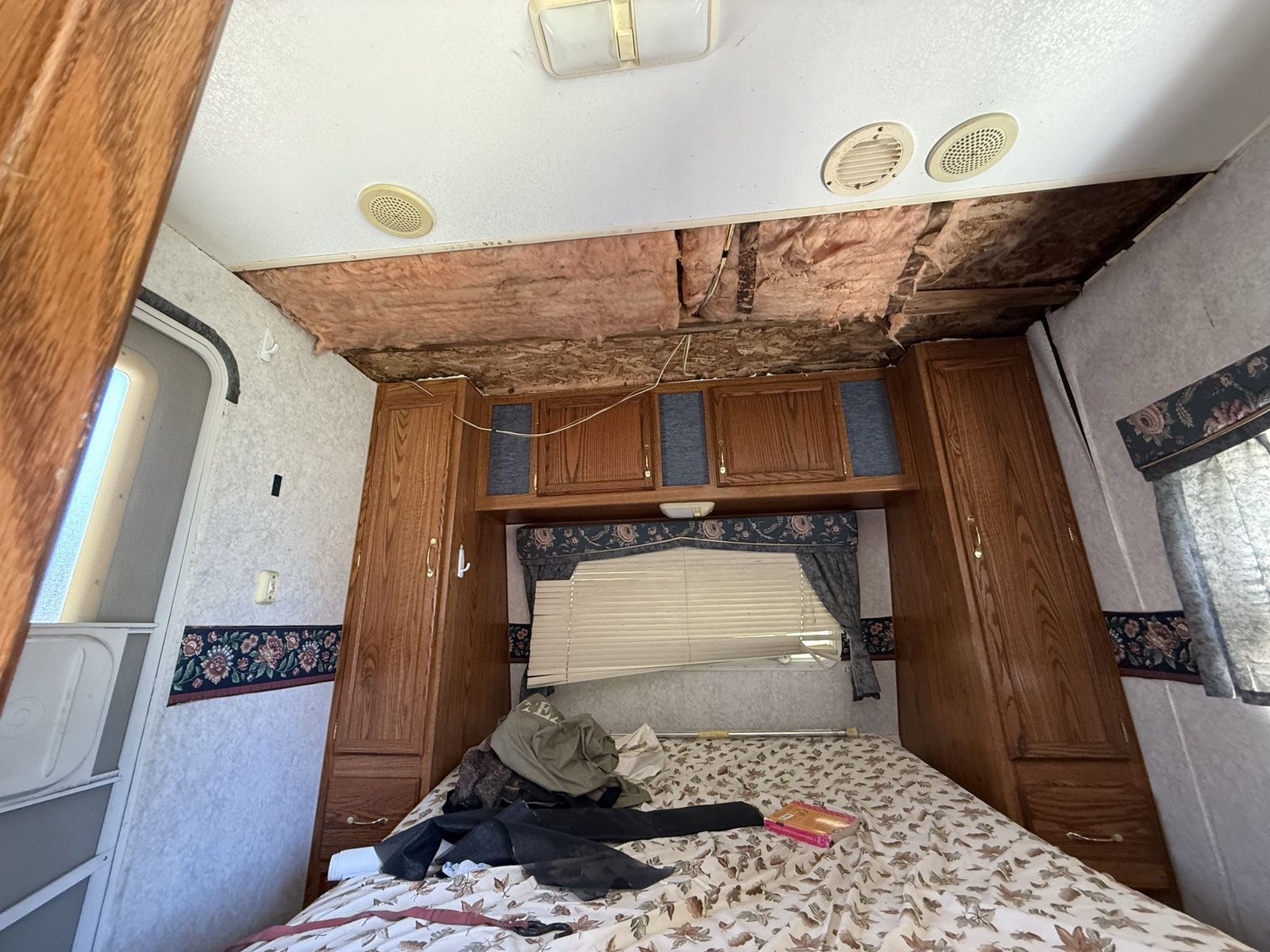 Main image 12