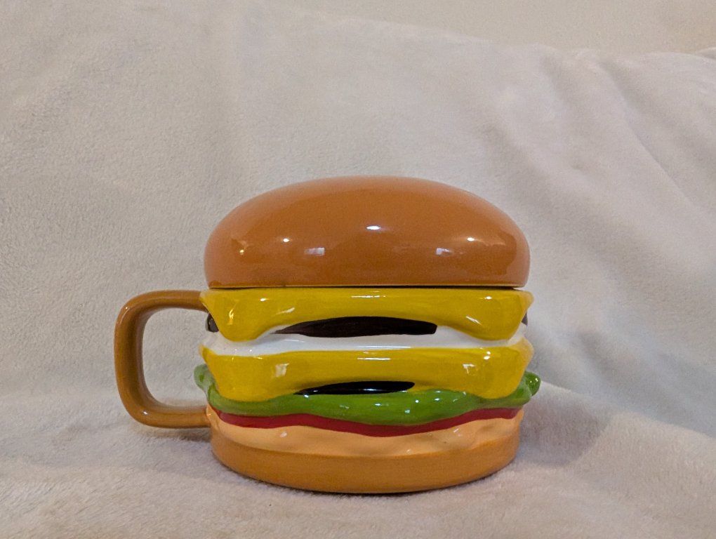 In-N-Out Ceramic Burger