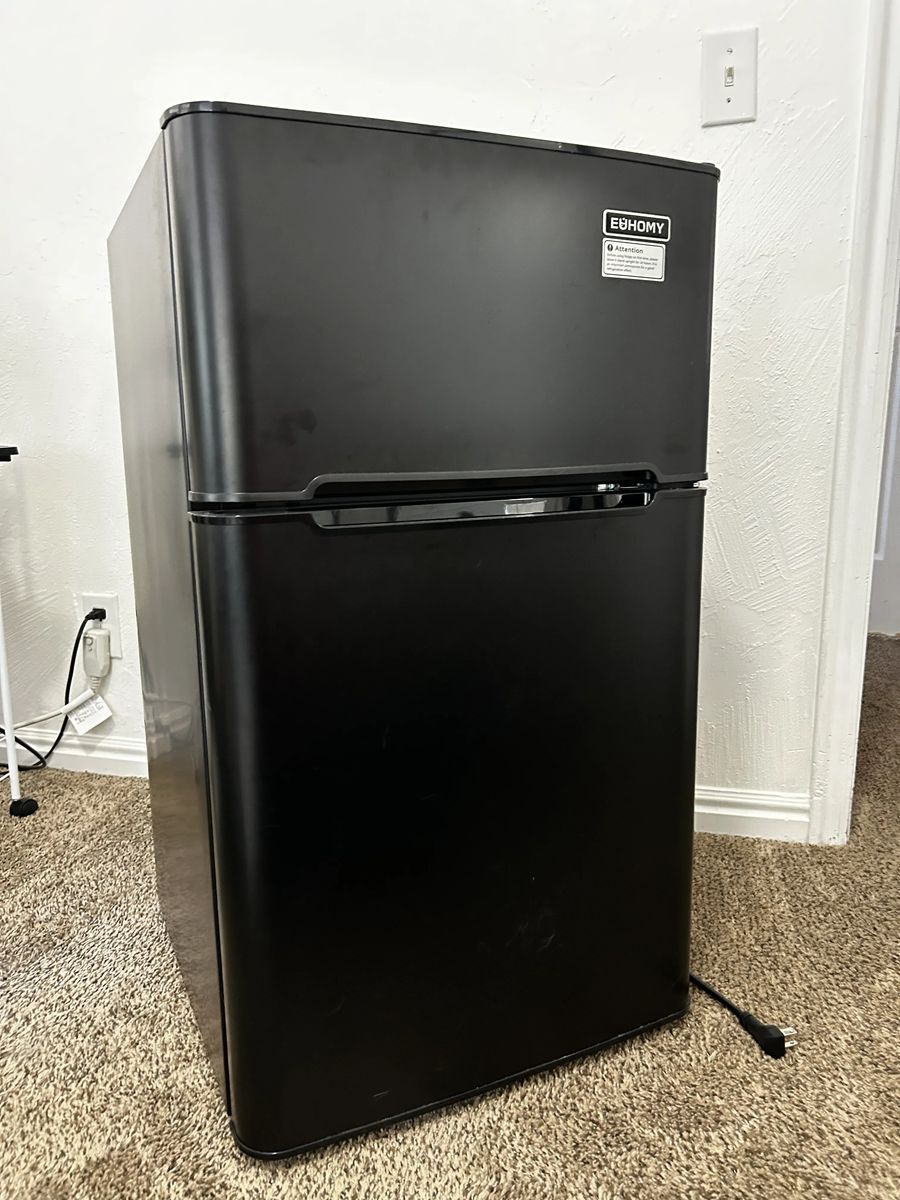 EUHOMY RF-H Compact Refrigerator