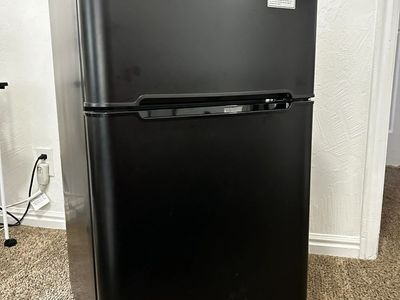 EUHOMY RF-H Compact Refrigerator