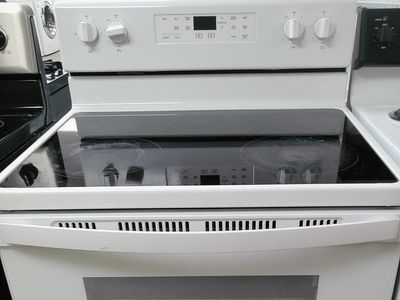 Whirlpool White Smooth Top Range~90 Day Guarantee