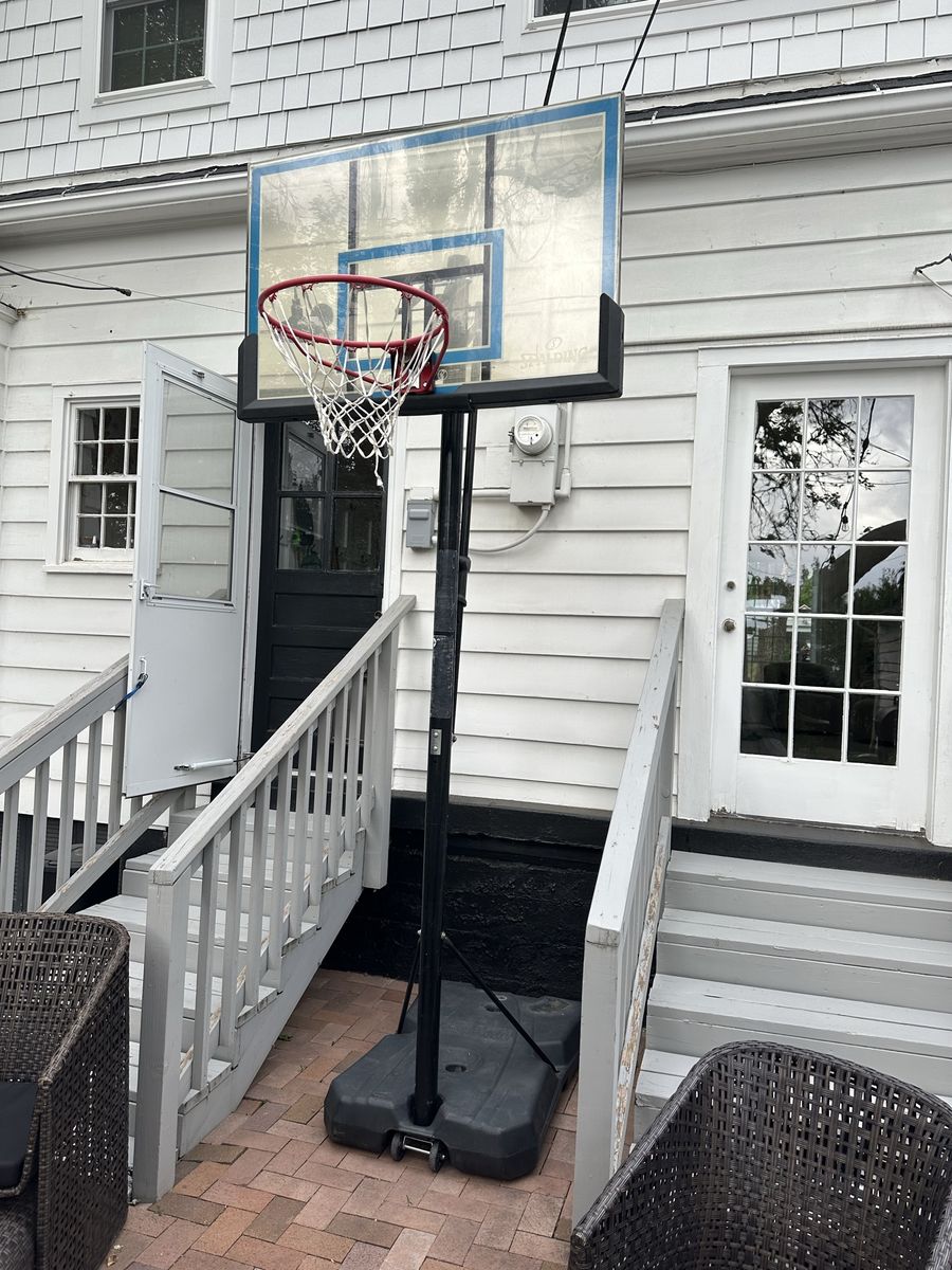 Spalding adjustable basketball hoop
