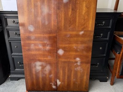 Kitchen / Dining table and chairs