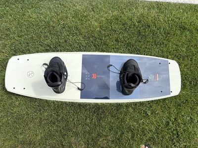Hyperlite Shaun Murray 144cm Wakeboard w/ Ronix One Size 12 Boots - Like New