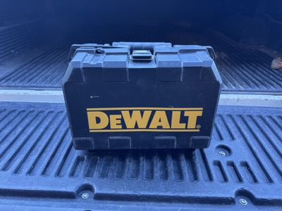 Dewalt Corded Sander with Hard Carrying Case