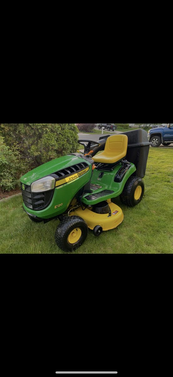 john deere E120 riding lawn mower