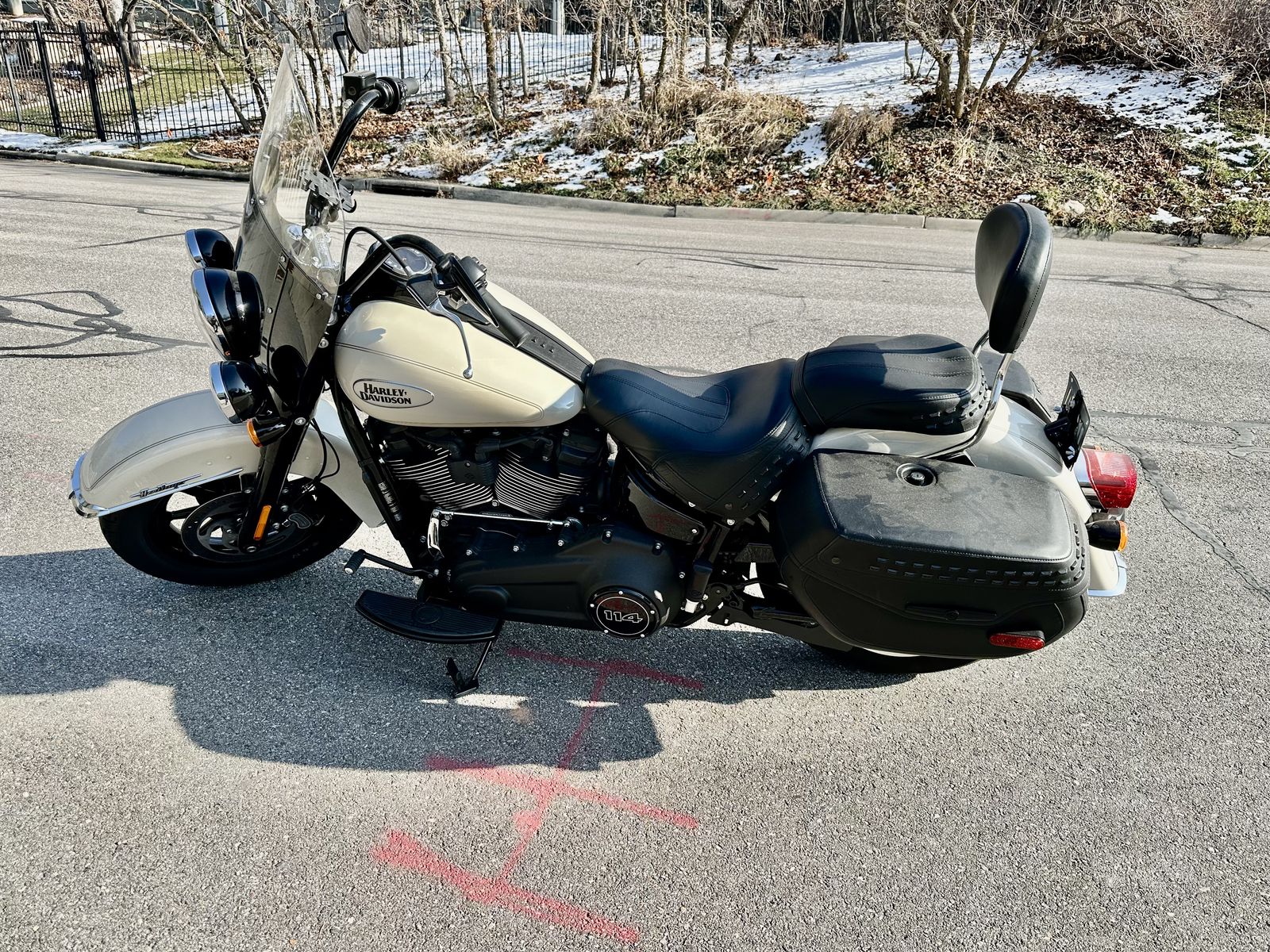 2022 Harley-Davidson Heritage Classic 114 – Pearl White - Excellent Condition