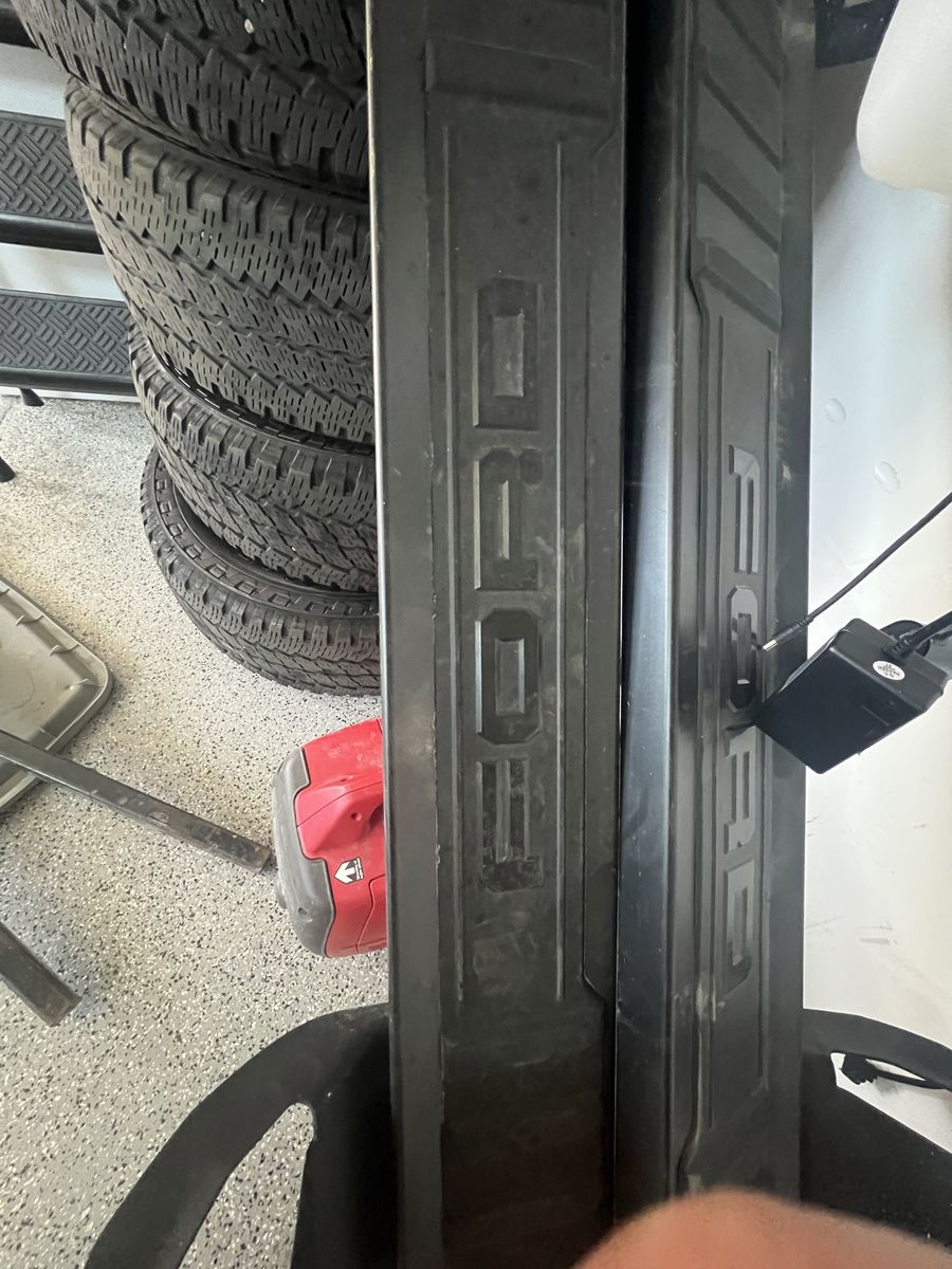 Blacked out Ford Running running boards for Super duty