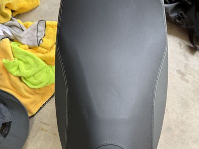 Vespa GTS sport seat