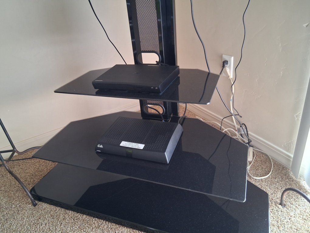 Samsung 42"  Flat Screen Smart TV with  Glass Shelf TV Stand