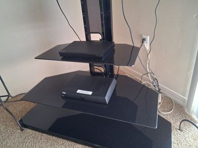 Samsung 42" Flat Screen Smart TV with Glass Shelf TV Stand