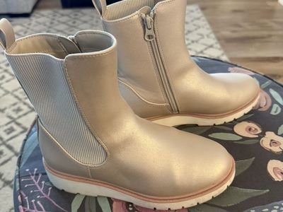 Girls Metallic Gold Chelsea Boots Size 3