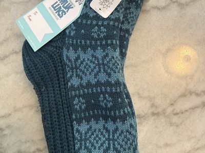 Muk Luks Aloe-Infused Fleece-Lined Cabin Slipper Socks - Blue Pattern Size L/XL
