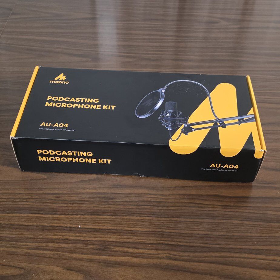 Maono Podcasting Microphone Kit AU-AO4