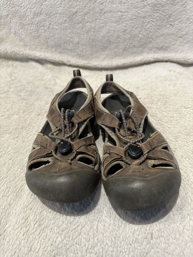 Keen Women’s 6-6.5 Brown Leather, Hiking Sandals