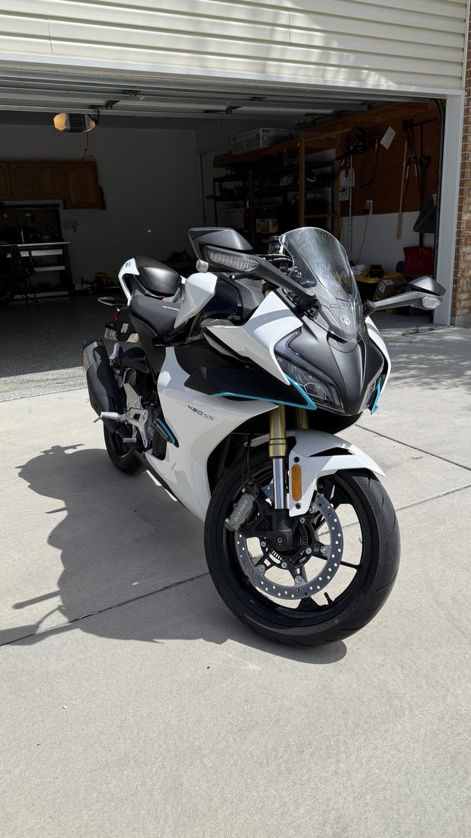 CFMOTO 450SR White Sportbike (Only 482 miles)
